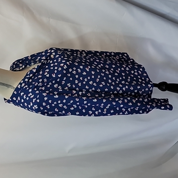 3/$30 GRAYSON Floral Motif Iron Free Button Down Shirt Blouse - Picture 4 of 6